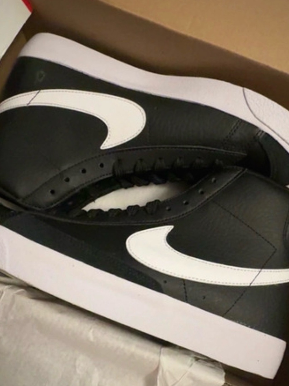 Nike Blazer mid ‘77 Black and White Low-Top Sneakers